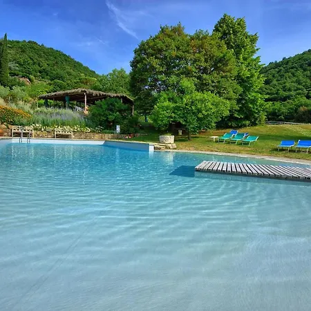 Sleeps 5 Pool Wifi Appartamento